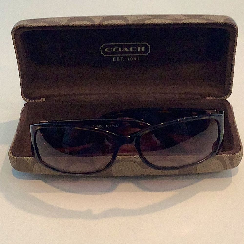 COACH sunglasses!! 😎